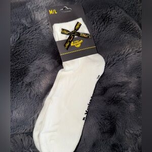 Dr. Martens White ankle bow  Socks 9-14 nwt